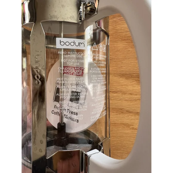 Bodum Caffettiera French Press 8 Cup Coffee Maker in White - 34 fl oz, New - Picture 4 of 6